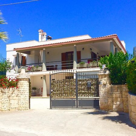 B&B All'Ombra Degli Ulivi ออสตูนี ภายนอก รูปภาพ