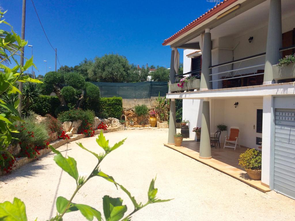 B&B All'Ombra Degli Ulivi ออสตูนี ภายนอก รูปภาพ