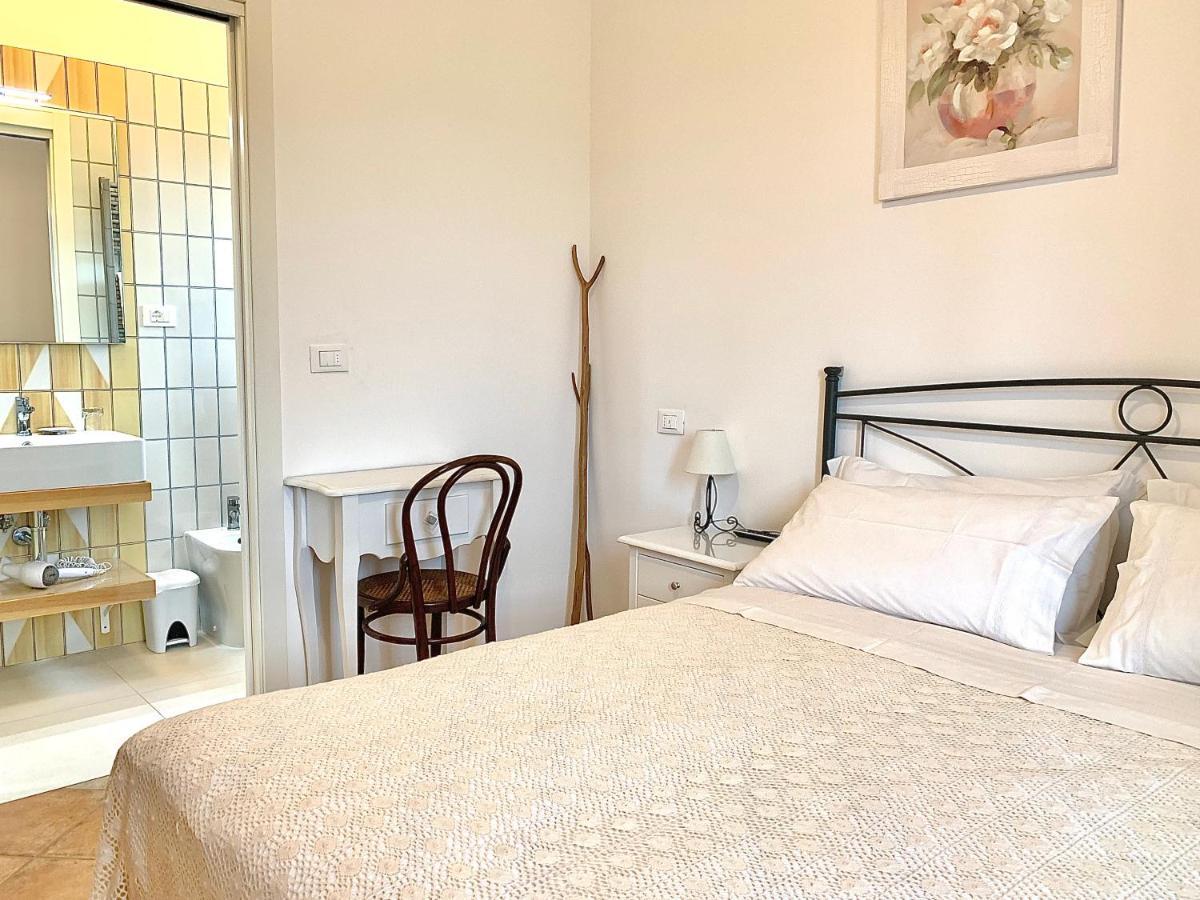 B&B All'Ombra Degli Ulivi ออสตูนี ภายนอก รูปภาพ